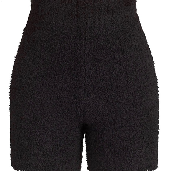 SKIMS Other - SKIMS COZY KNIT SHORT
